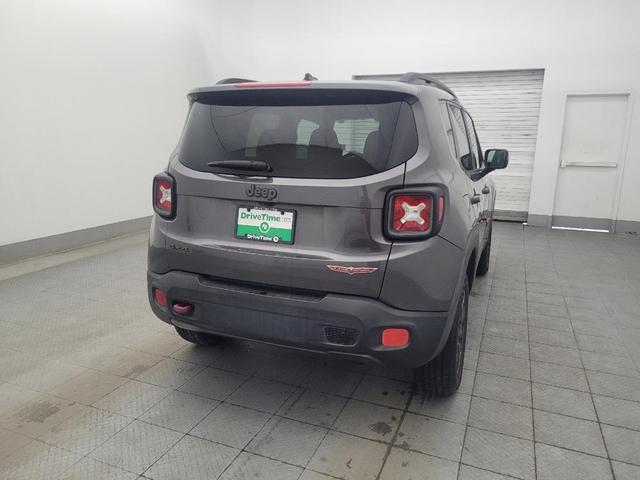 Photo of 2017 Black Jeep Renegade