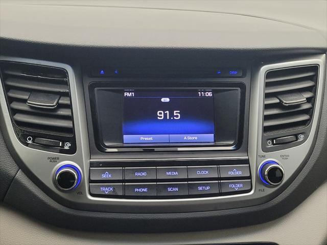 Photo of 2018 Molten Silver Hyundai TUCSON