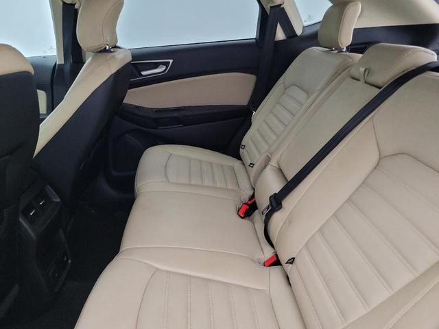 Photo of 2018 Ruby Red Metallic Tinted Clearcoat Ford Edge