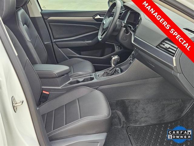 Photo of 2024 Opal White Pearl Effect Volkswagen Jetta