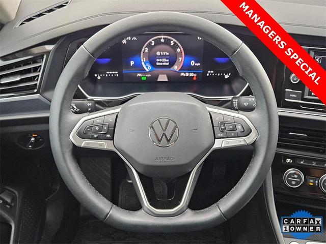 Photo of 2024 Opal White Pearl Effect Volkswagen Jetta