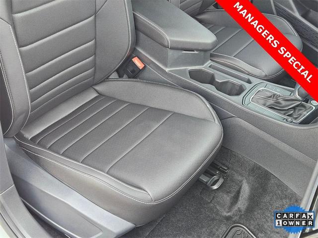 Photo of 2024 Opal White Pearl Effect Volkswagen Jetta
