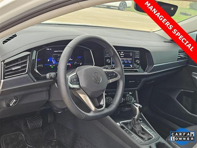 Photo of 2024 Opal White Pearl Effect Volkswagen Jetta