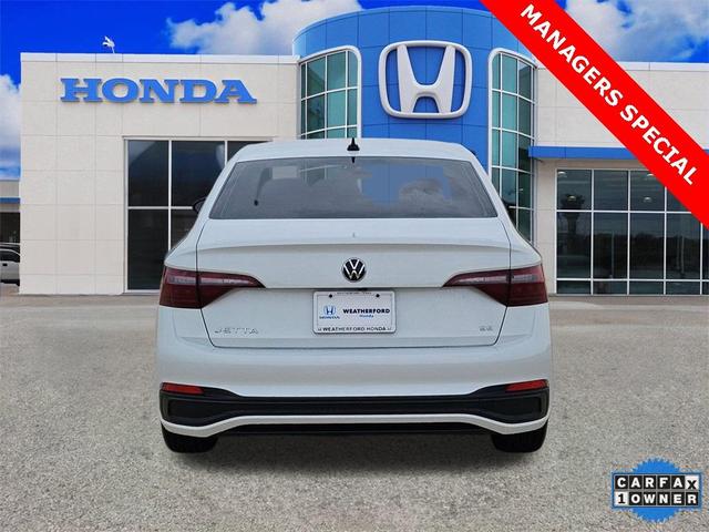 Photo of 2024 Opal White Pearl Effect Volkswagen Jetta