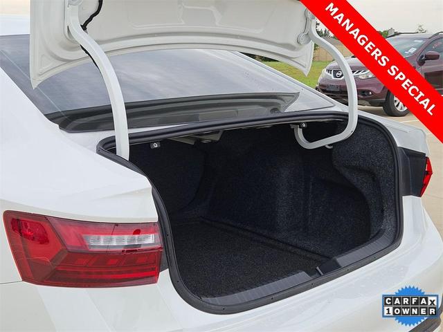 Photo of 2024 Opal White Pearl Effect Volkswagen Jetta