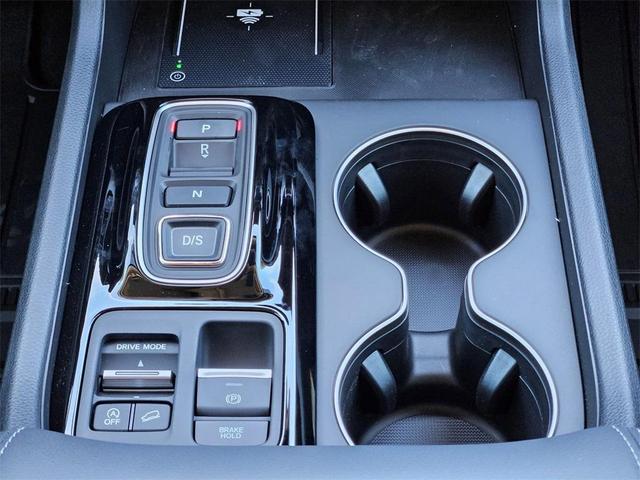 Photo of 2025 White Honda Pilot