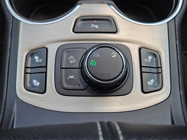 Photo of 2022 White Frost Tri-Coat GMC Terrain