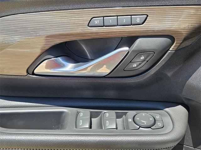 Photo of 2022 White Frost Tri-Coat GMC Terrain