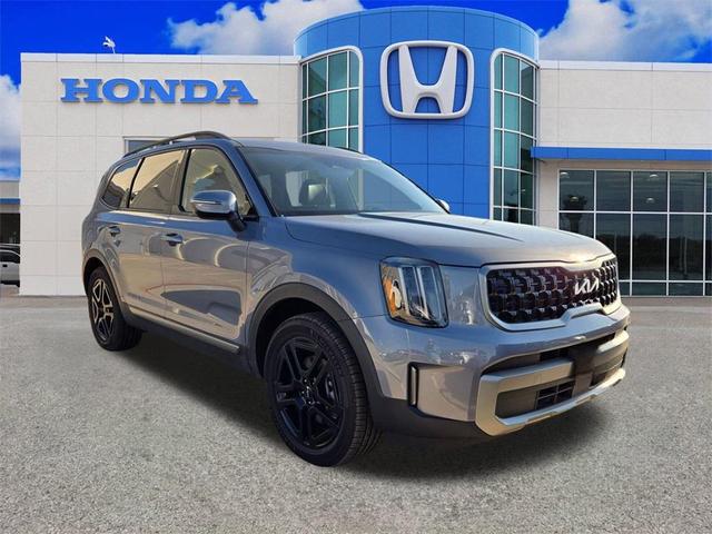 Photo of 2023 Everlasting Silver Kia Telluride