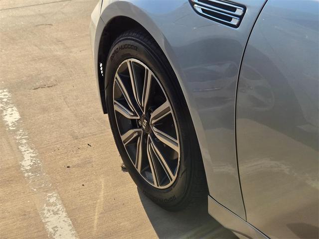 Photo of 2019 Sparkling Silver Kia Optima