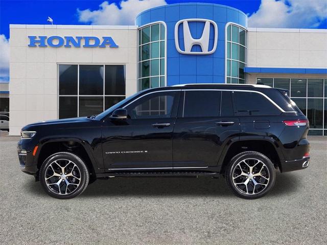 Photo of 2023 Diamond Black Jeep Grand Cherokee