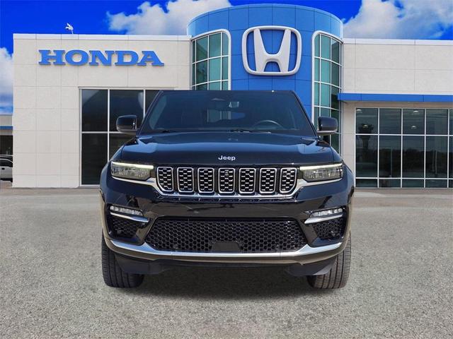 Photo of 2023 Diamond Black Jeep Grand Cherokee