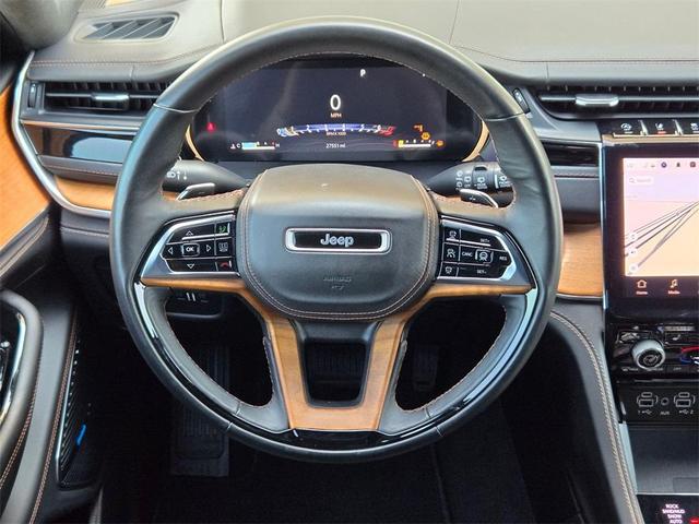 Photo of 2023 Diamond Black Jeep Grand Cherokee