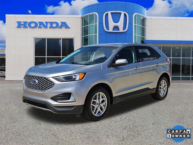 Photo of 2023 Silver Metallic Ford Edge