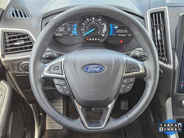 Photo of 2023 Silver Metallic Ford Edge