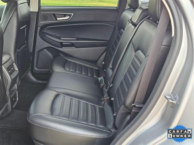 Photo of 2023 Silver Metallic Ford Edge