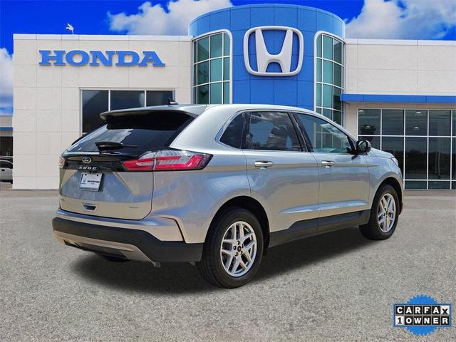 Photo of 2023 Silver Metallic Ford Edge