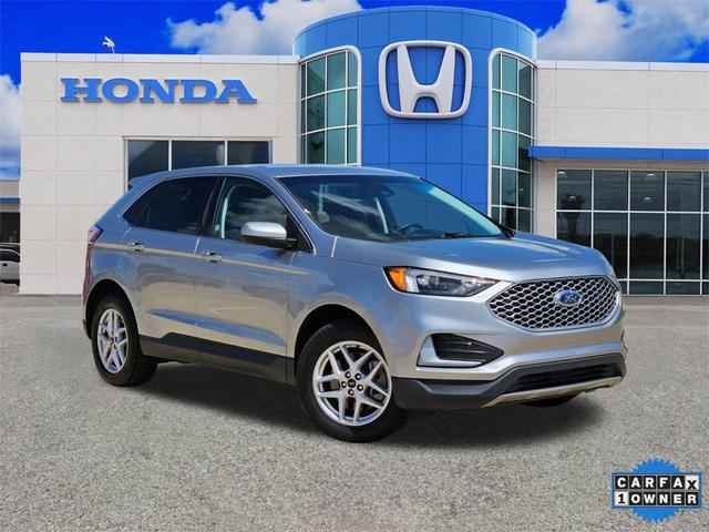 Photo of 2023 Silver Metallic Ford Edge