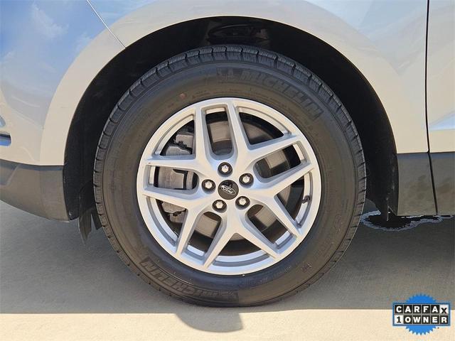 Photo of 2023 Silver Metallic Ford Edge