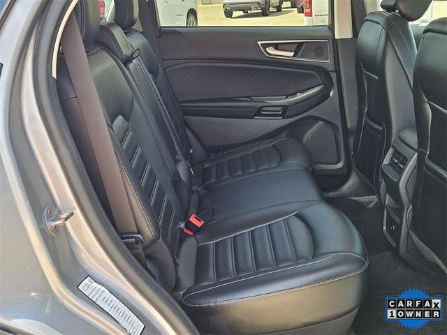 Photo of 2023 Silver Metallic Ford Edge