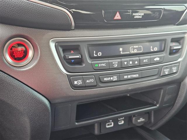 Photo of 2025 Gray Honda Ridgeline