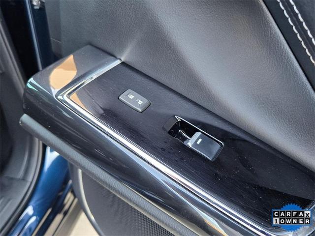 Photo of 2022 Deep Crystal Blue Mazda CX-9