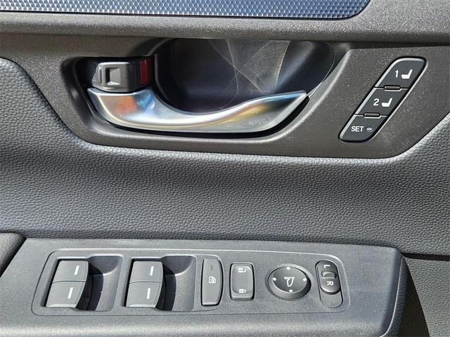Photo of 2025 Blue Honda CR-V Hybrid