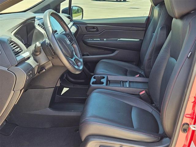 Photo of 2023 Red Honda Odyssey