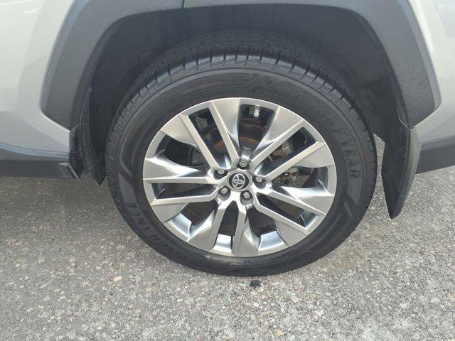 Photo of 2019 Silver Toyota RAV4