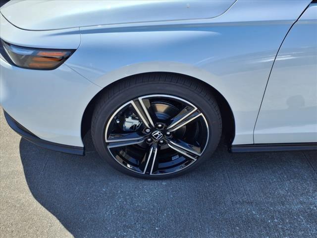Photo of 2025 Platinum White Pearl Honda Accord Hybrid