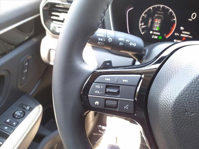 Photo of 2025 Sonic Gray Pearl Honda Pilot