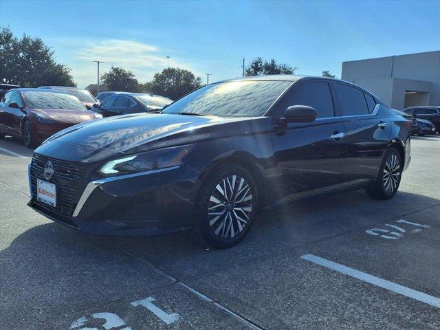 Photo of 2025 Super Black Nissan Altima