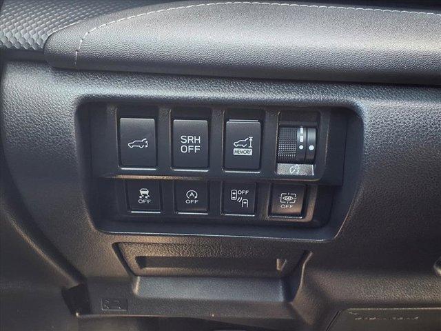 Photo of 2023 Ice Silver Metallic Subaru Forester