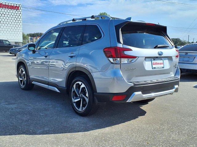 Photo of 2023 Ice Silver Metallic Subaru Forester