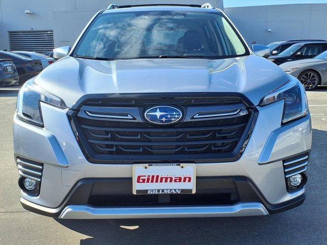 Photo of 2023 Ice Silver Metallic Subaru Forester