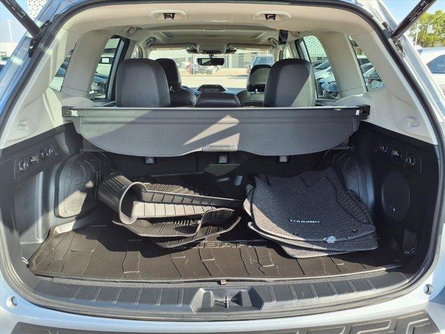 Photo of 2023 Ice Silver Metallic Subaru Forester
