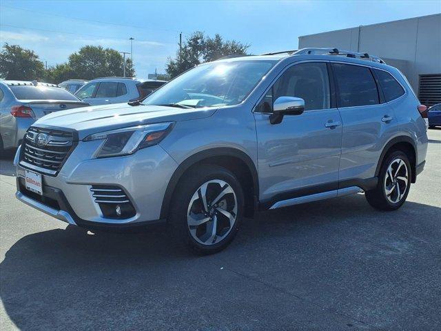 Photo of 2023 Ice Silver Metallic Subaru Forester