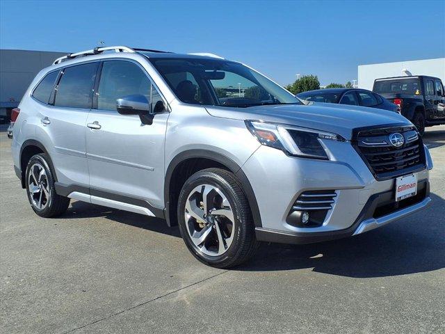Photo of 2023 Ice Silver Metallic Subaru Forester