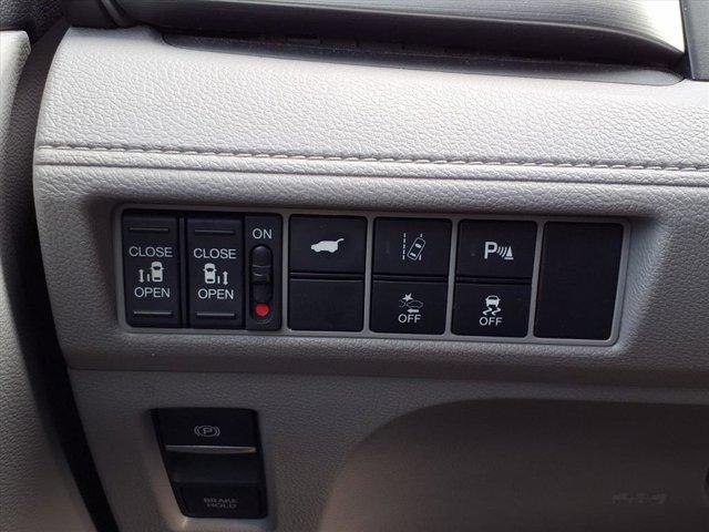Photo of 2020 Silver Honda Odyssey