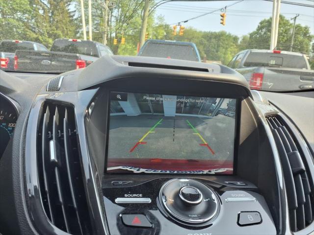 Photo of 2014 Red Ford Escape