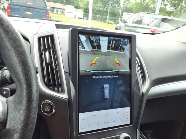 Photo of 2022 Blue Ford Edge