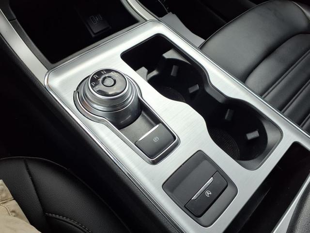 Photo of 2022 Blue Ford Edge