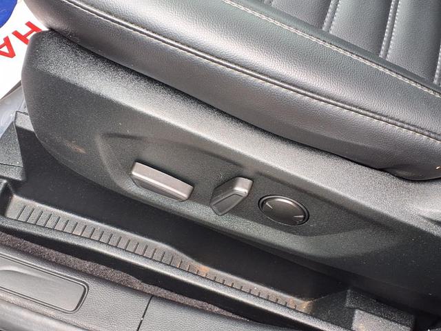 Photo of 2022 Blue Ford Edge