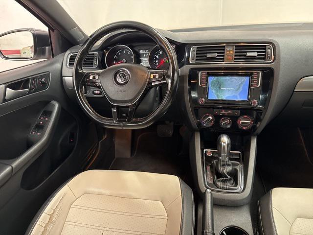 Photo of 2017 Pure White Volkswagen Jetta