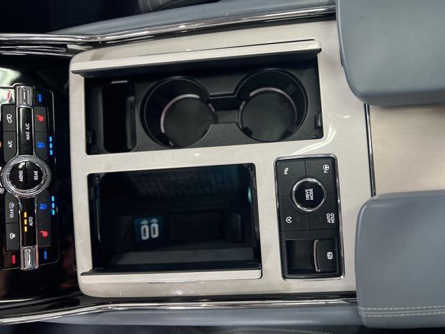 Photo of 2019 Chroma Crystal Lincoln Navigator L