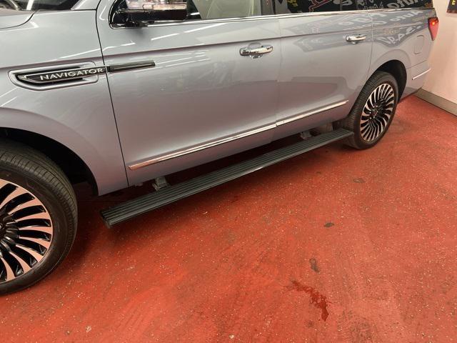 Photo of 2019 Chroma Crystal Lincoln Navigator L
