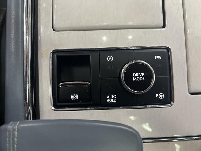 Photo of 2019 Chroma Crystal Lincoln Navigator L