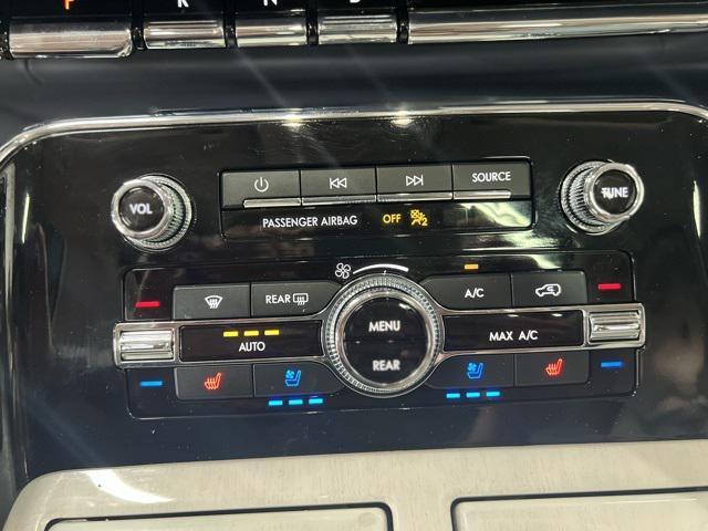 Photo of 2019 Chroma Crystal Lincoln Navigator L