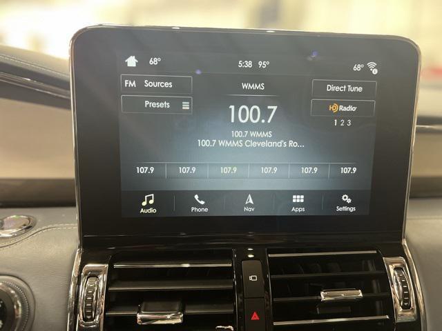 Photo of 2019 Chroma Crystal Lincoln Navigator L
