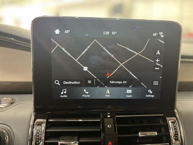 Photo of 2019 Chroma Crystal Lincoln Navigator L
